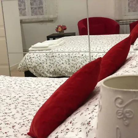 Temporary House Vicolo Colombina 아파트 *